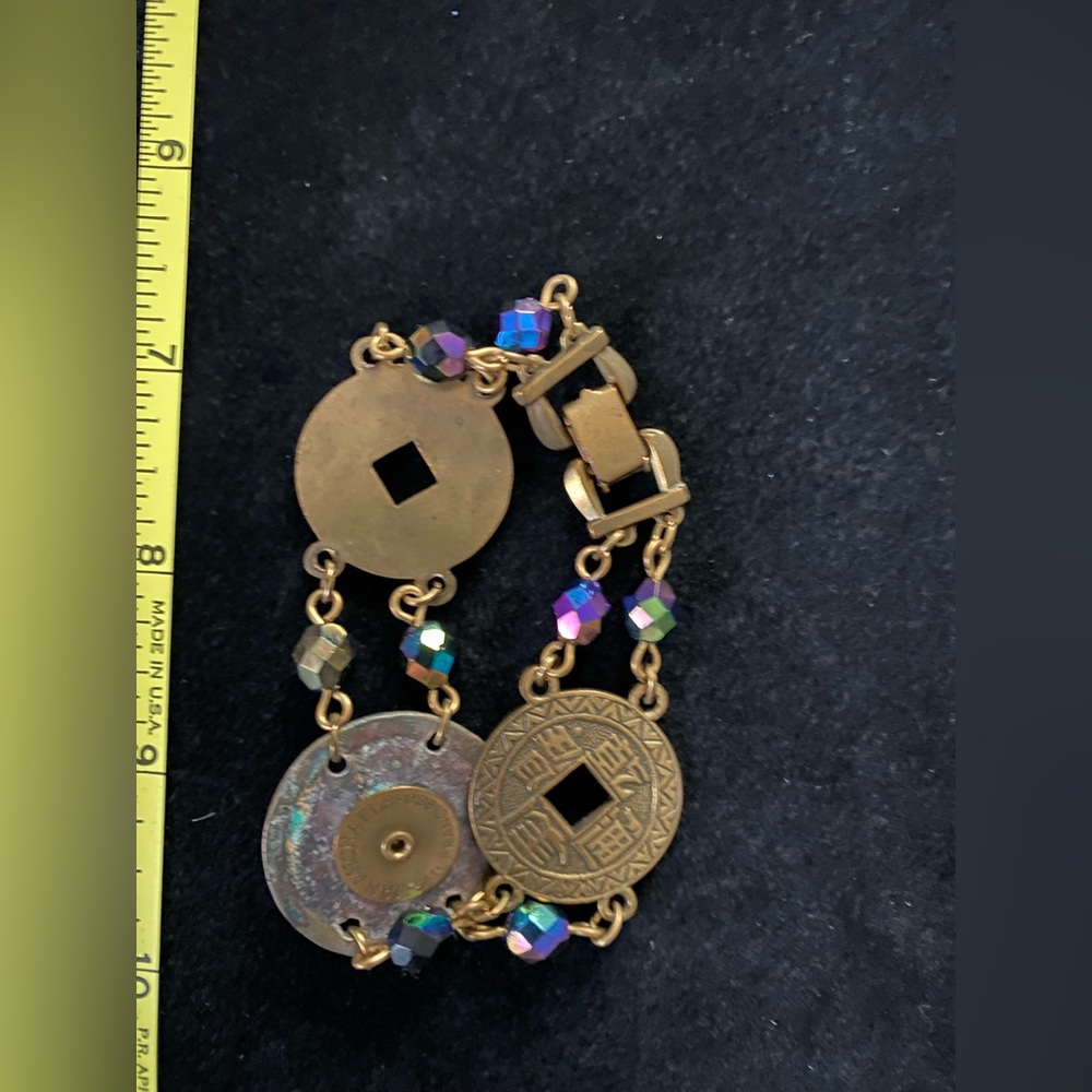 Bracelet with coin-like disks and iridescent beads. - Picture 7 of 7